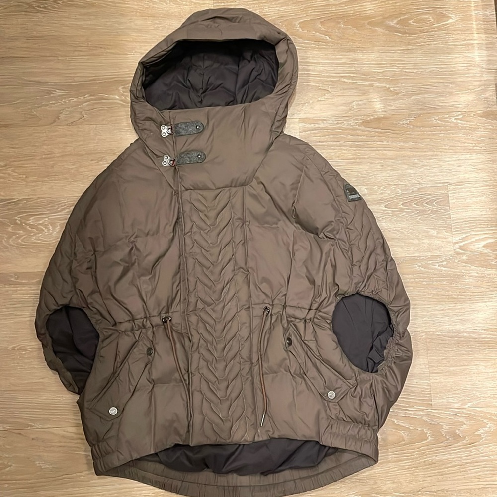 Sorel Puffy hooded cape in forest green